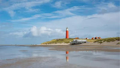 Texel, vuurtoren vanop het strand, de foto