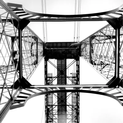 Lift me up, de foto