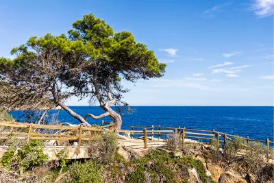 Zo blauw die Mediterranée, de foto