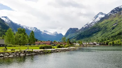 Fjord Olden 2, de foto