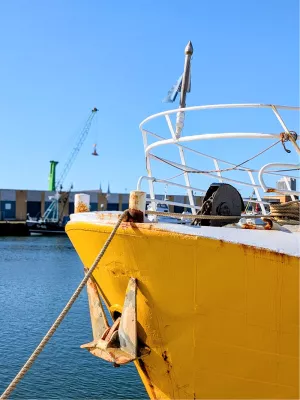Gele vissersboot, de foto