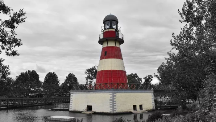 Een iconische vuurtoren in een sfeervol landschap